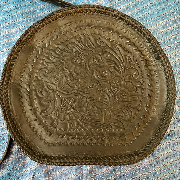 Mary Alice Palmer design handcrafted tooled leather round bag in black - Picture 2 of 14